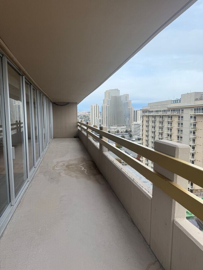 Building Photo - 100 N Arlington Ave