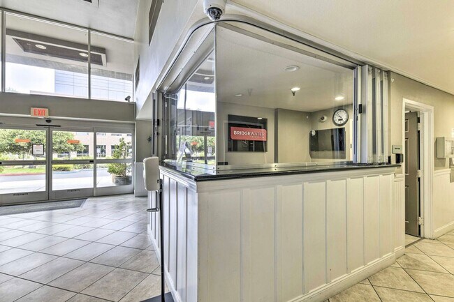 Building Photo - COMING SOON!!! BEAUTIFUL 1BD/1BA CONDO IN EMERYVILLE CA