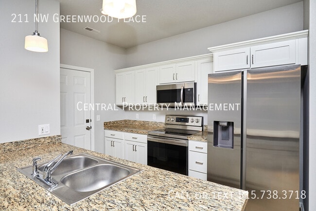 Building Photo - 211 NW Greenwood Pl