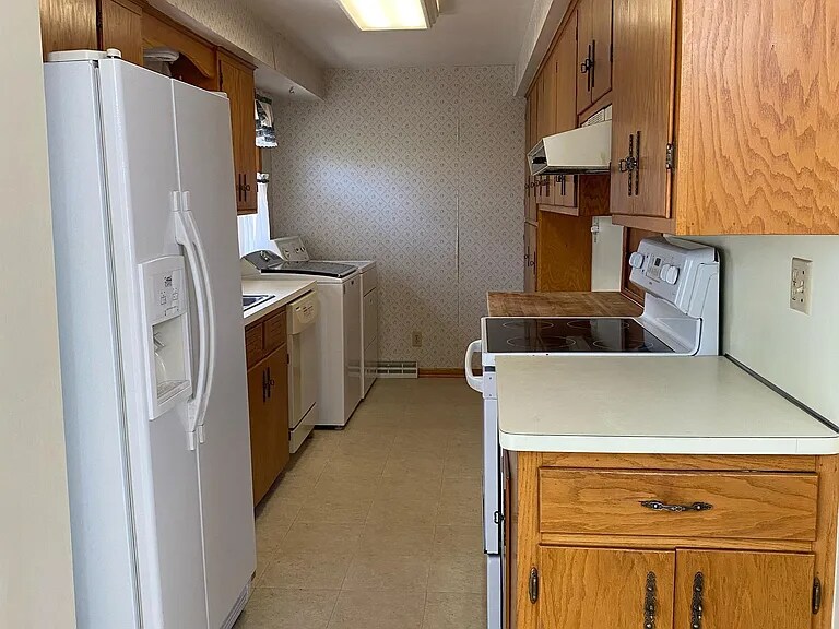 Building Photo - 914 Sommerville St S
