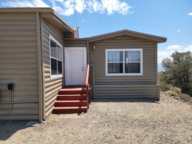 Building Photo - Large manufactured home in Topaz Ranch Estates