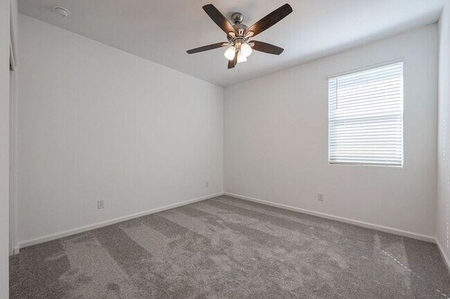 Building Photo - Alamar Living, 4 Bed, 3 Bath Rental!