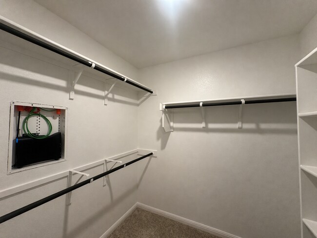 Building Photo - AVAILABLE JUNE 1ST; APPLY AT OUR WEBSITE TODAY!!