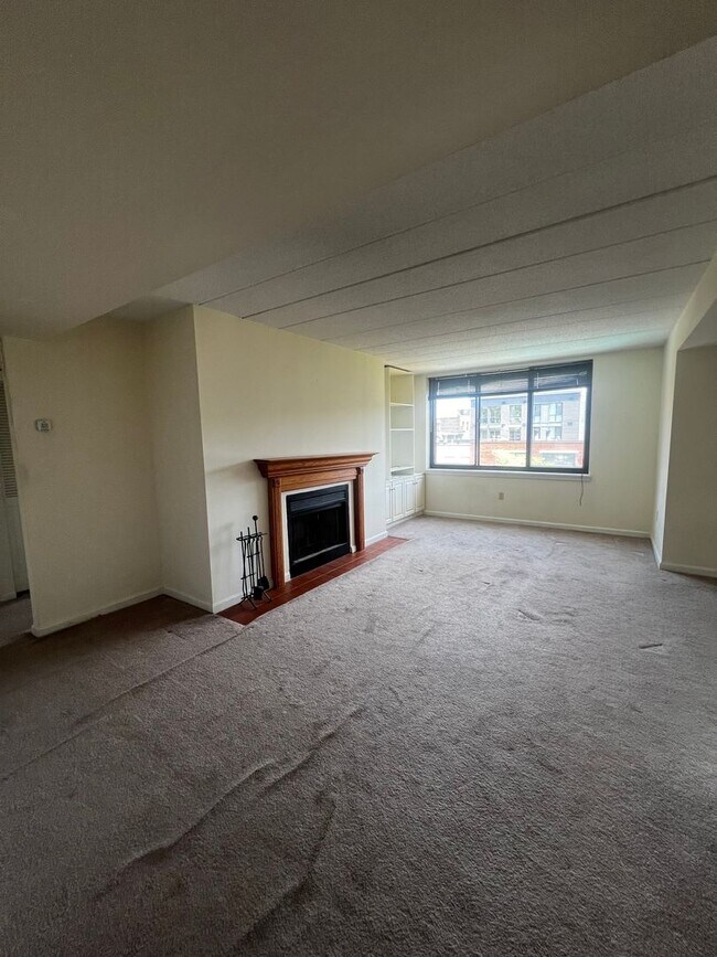 Building Photo - Renovated Allston 2 Bed/2 Bath Condo on Brainerd Rd.  Garage Parking Inc, Pool.  Available June 1st