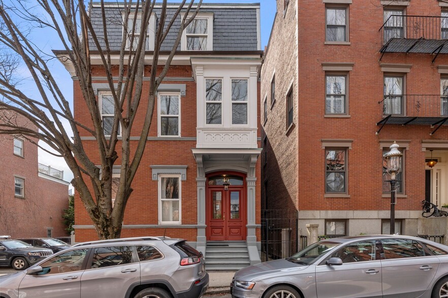Building Photo - 40 Chestnut St