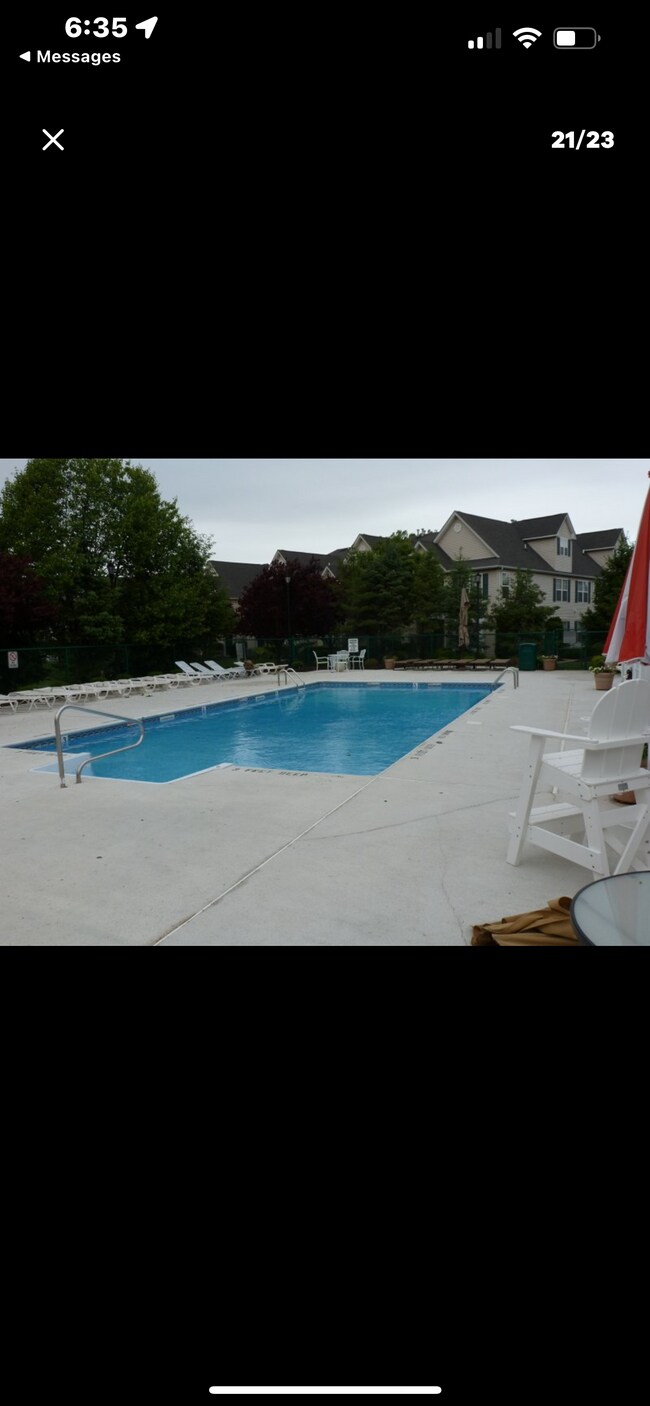 Building Photo - 390 Cambridge Dr