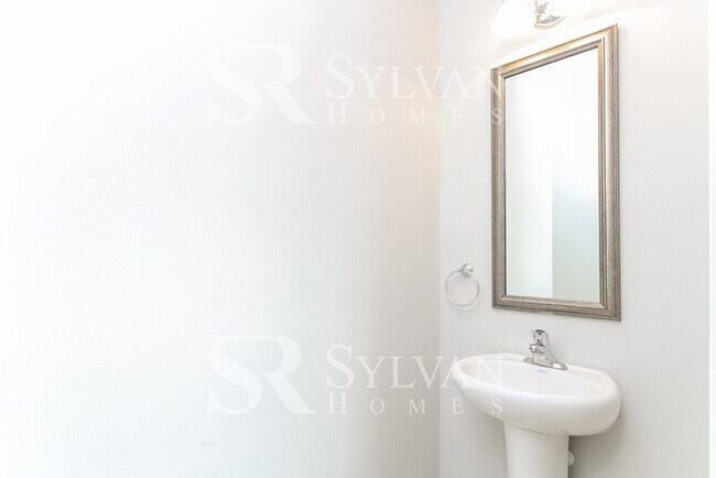 Building Photo - Prepare to fall in love with this 4 bedroom, 2.5 bathroom home