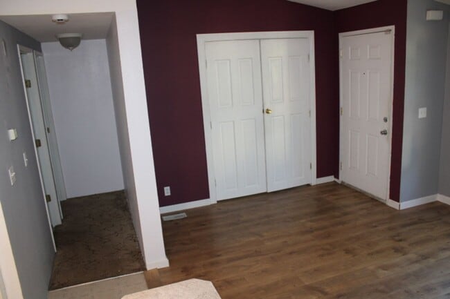 Building Photo - 5266 Sunset Dr