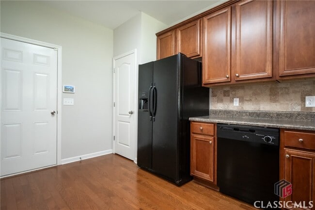 Building Photo - 168 Putters Dr