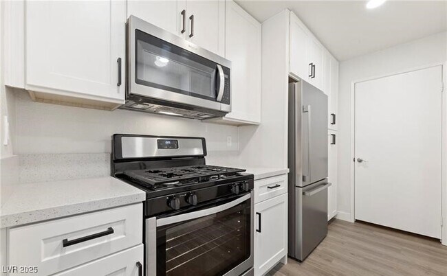 Building Photo - 2200 S Fort Apache Rd