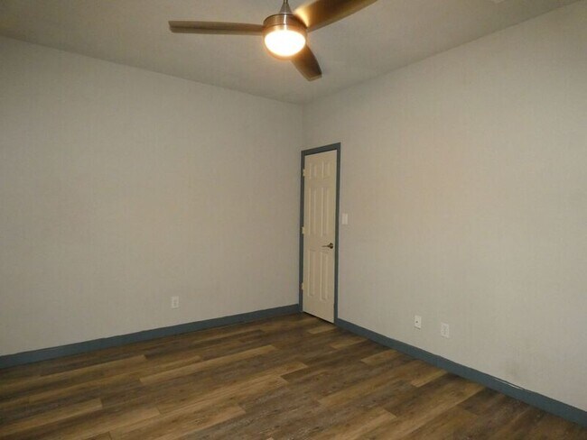 Building Photo - 501 E Burgess Rd