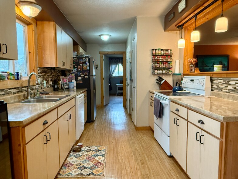 Building Photo - 328 Cougar Trail