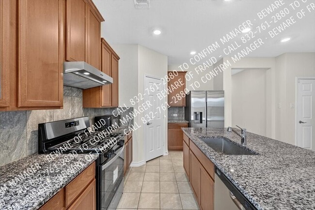 Building Photo - 395 Boroughbridge Dr