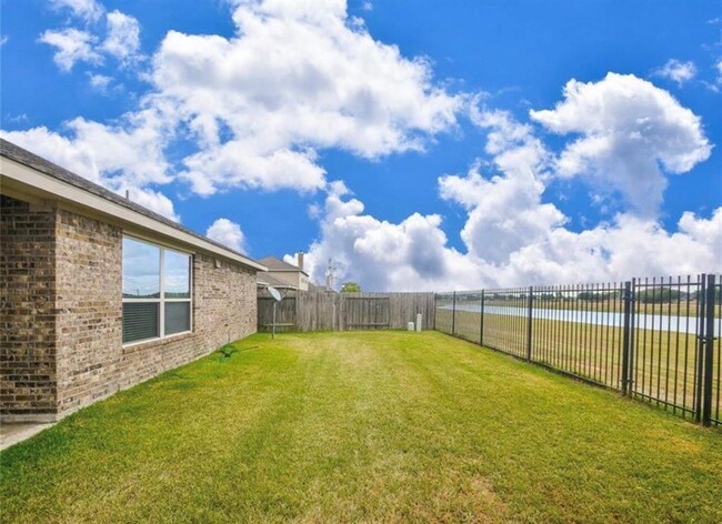 Building Photo - 19739 Amber Village Ln