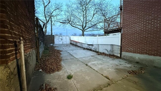 Building Photo - 148-03 61st Rd