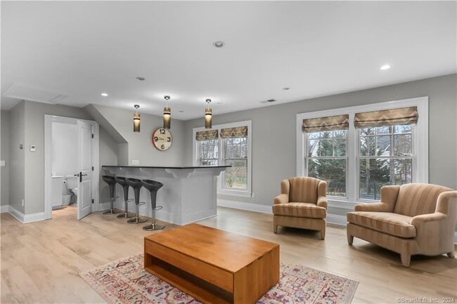 Building Photo - 46 Burr Farms Rd