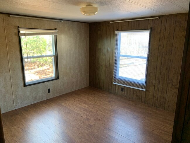 Building Photo - 870 Evans Mill Rd