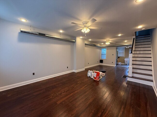 Building Photo - Charming South Philadelphia Rowhome
