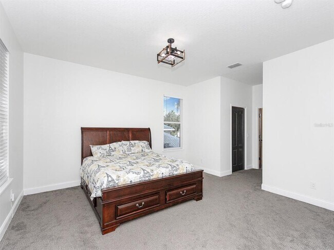 Building Photo - 687 Statenville Ct