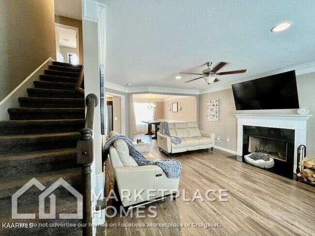 Building Photo - 1129 Cloud View Dr