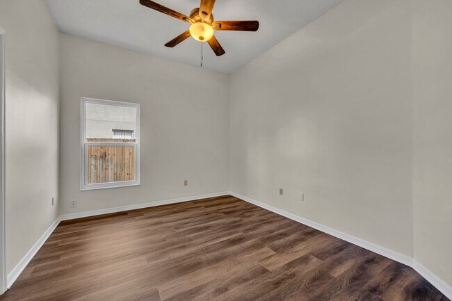 Building Photo - Great Oviedo Home in Bentley Woods!