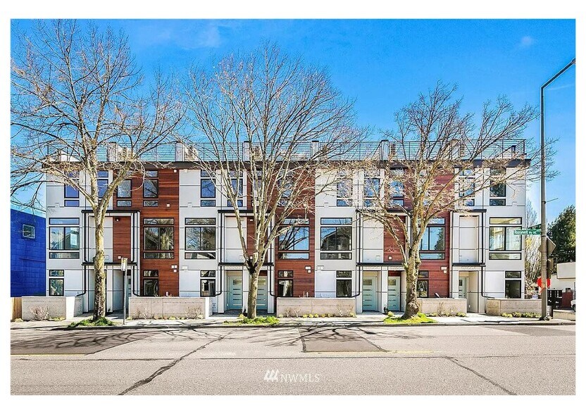 Primary Photo - 9200 Roosevelt Way NE