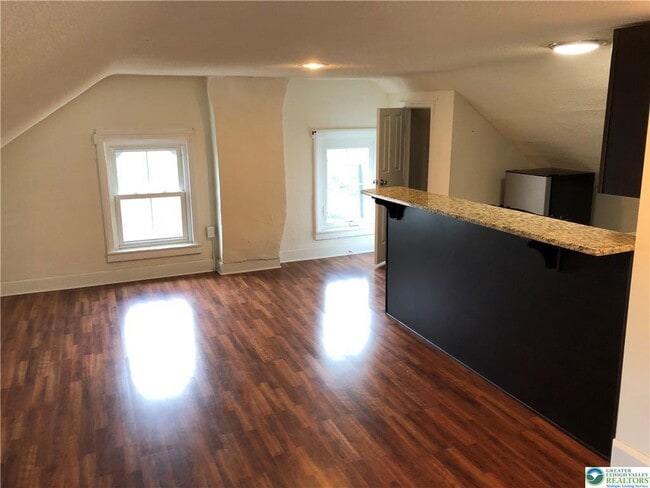 Building Photo - 328 Polk St