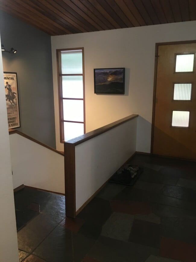 Building Photo - 3240 NW Elmwood Dr