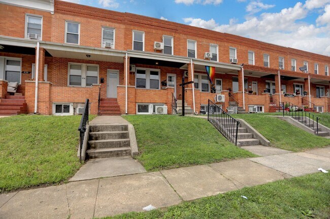 Building Photo - 434 Folcroft St