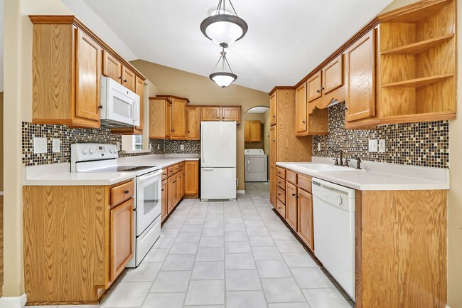 Building Photo - 2 bedroom / 2 bath + bonus room located in...