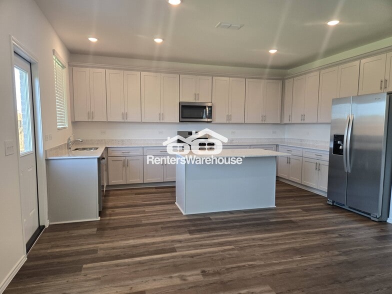 Building Photo - 2530 Carlow Ln