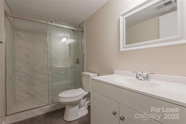 Building Photo - 4739 Hedgemore Dr