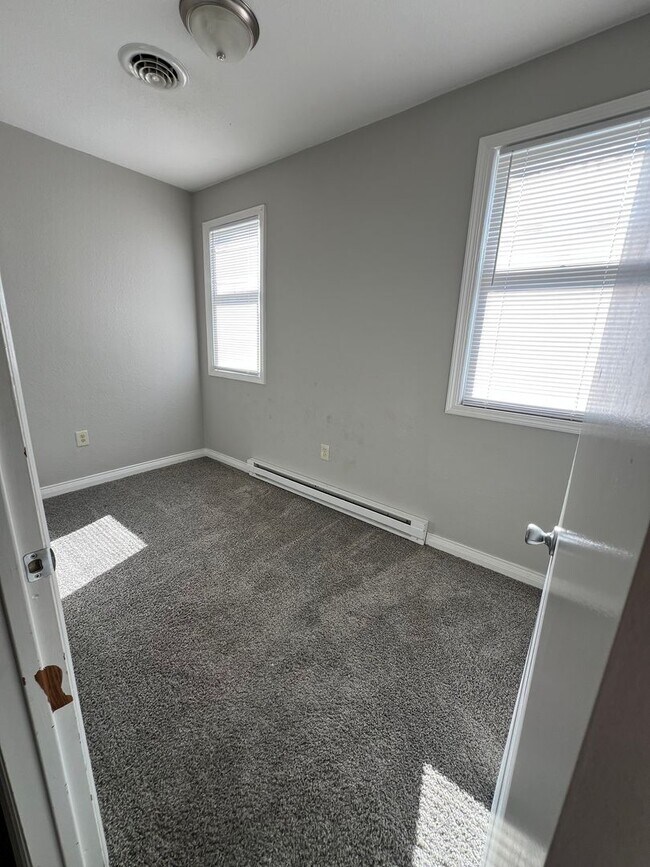 Building Photo - 212-214 South Pershing Dr