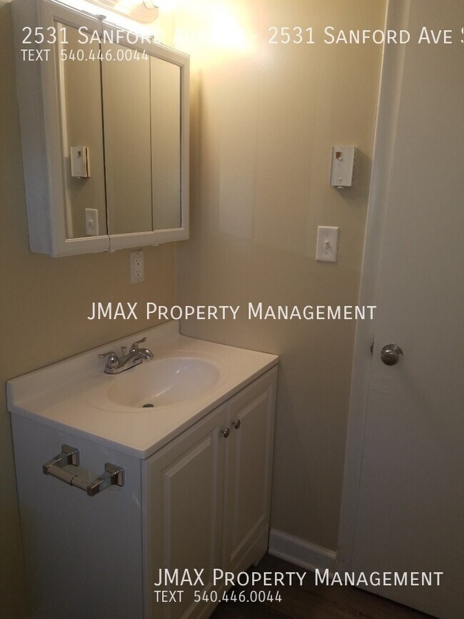 Building Photo - This property has a no security deposit op...