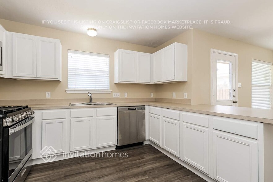 Building Photo - 6348 Austinville Dr