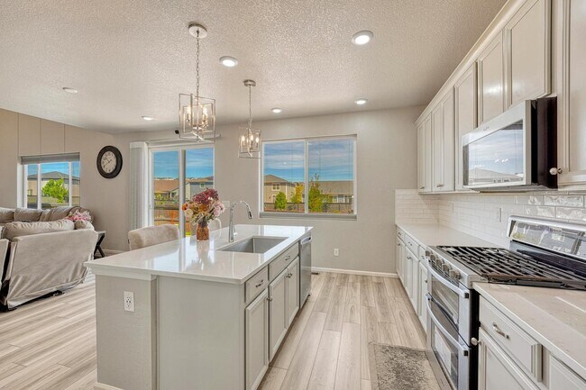 Building Photo - 18205 Marsh Wren Ave