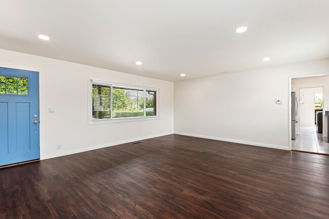 Building Photo - 3594 La Entrada