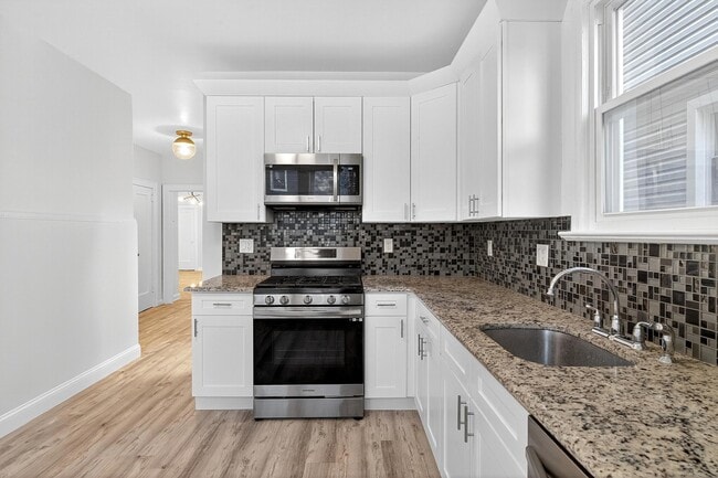 Building Photo - 784 Avenue C