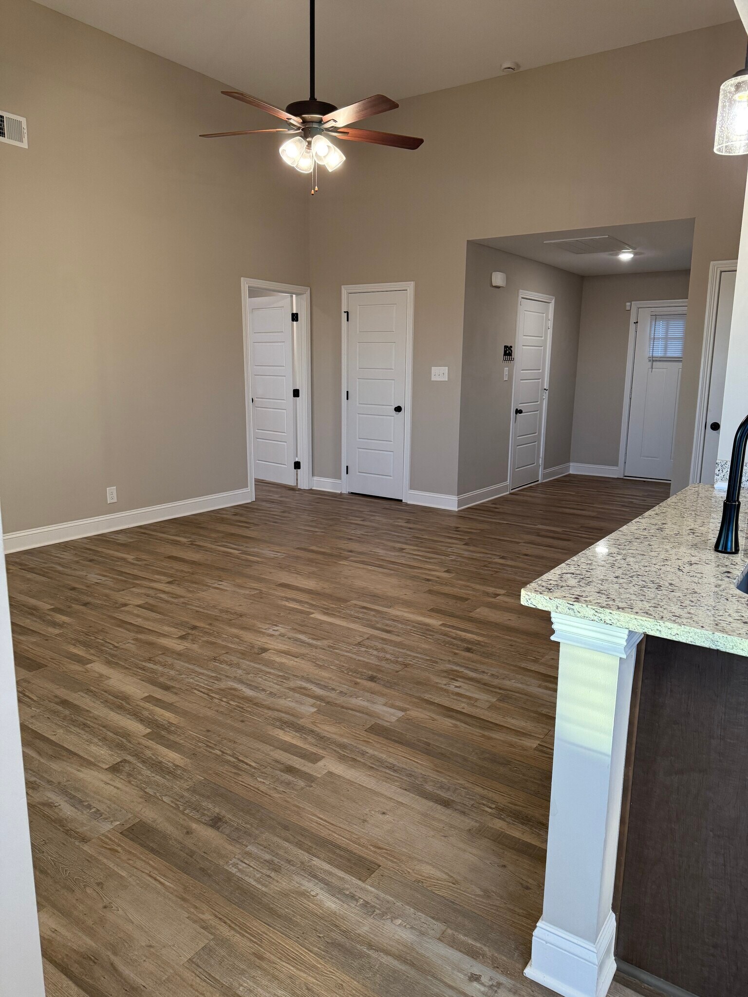 Building Photo - 1100 Cardinal Creek Dr
