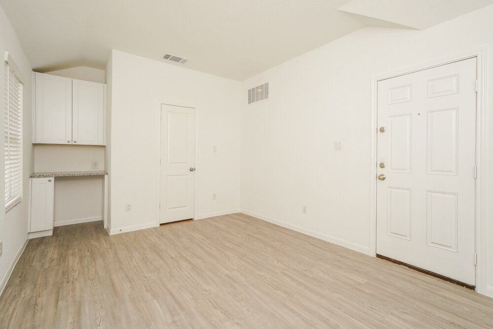 Building Photo - 9923 Pears Ml