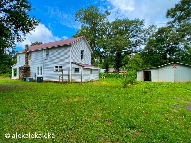 Building Photo - Julian 4 Bedroom, 2 Bathrooms Incredible F...