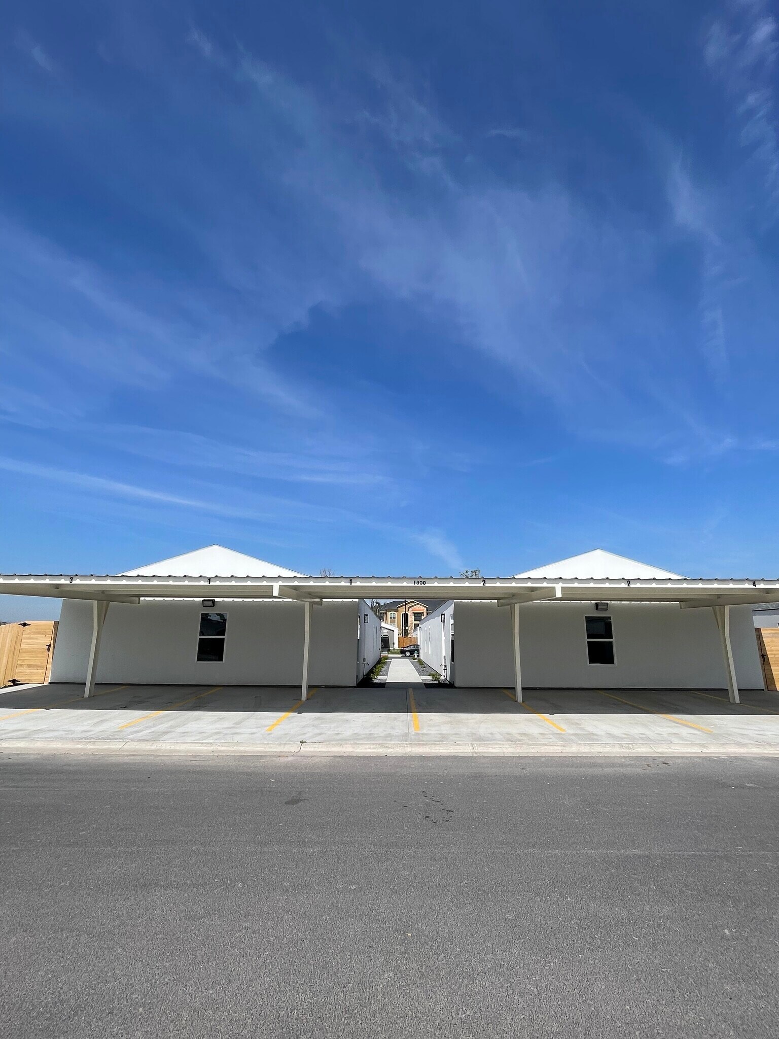 Building Photo - 1300 E Iris Ave