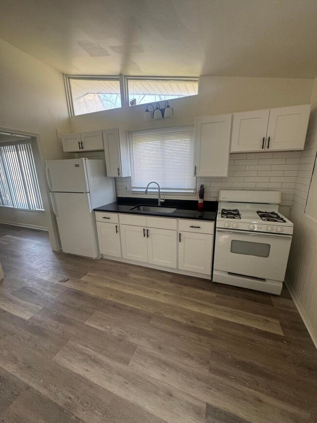 Building Photo - 6206 Beech Daly Rd