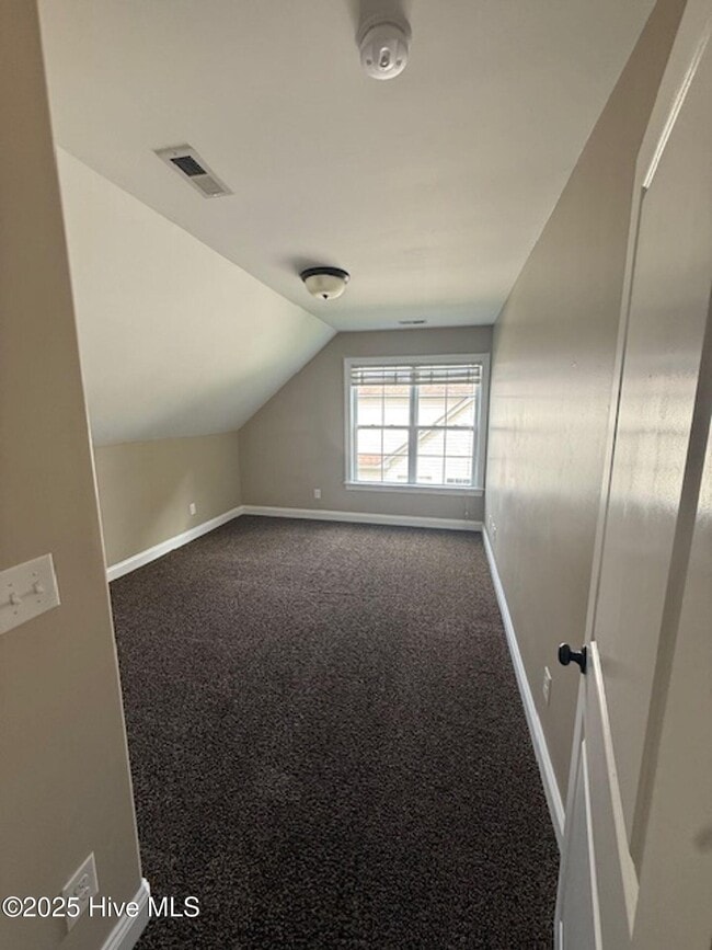 Building Photo - 103 Coree Way