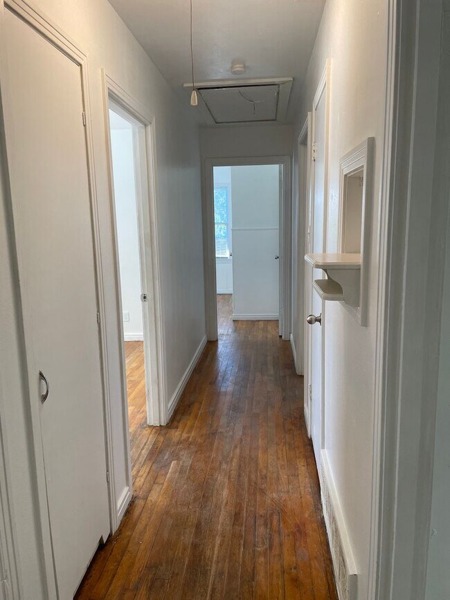 Building Photo - Available Now! *Pet Restrictions* 3 Bedroom/1 Bathroom in Temple