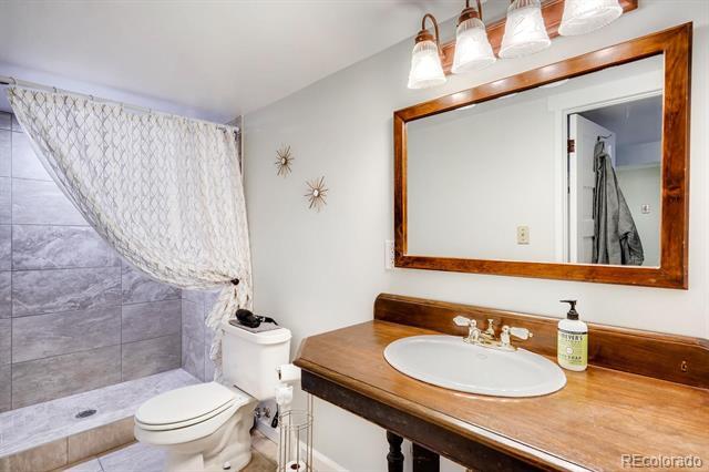 Building Photo - 517 Josephine St