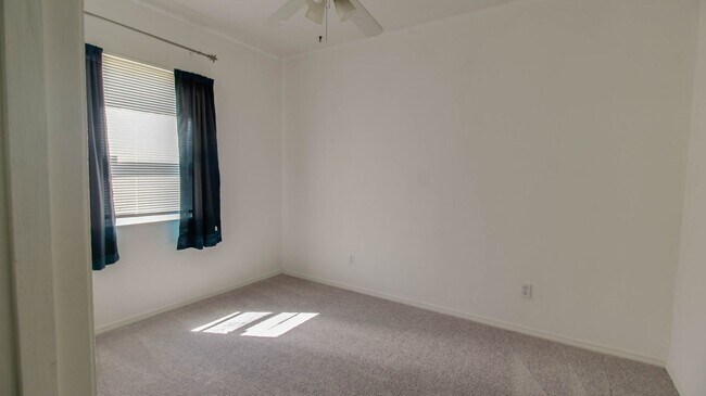 Building Photo - 1201 Springview Run