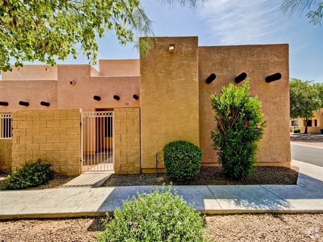 Building Photo - 8940 W Olive Ave