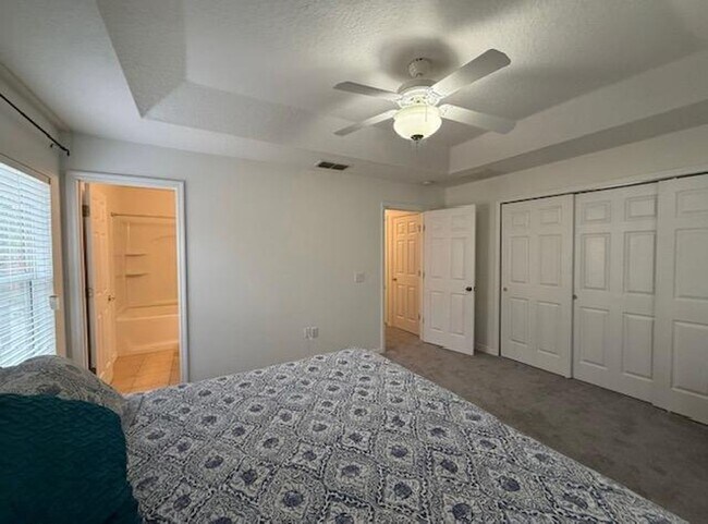 Building Photo - 3 Bedroom 2 1/2 Bathroom Townhome in the Gated community of Compass Bay