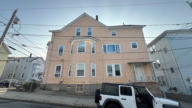 Primary Photo - 534 William St